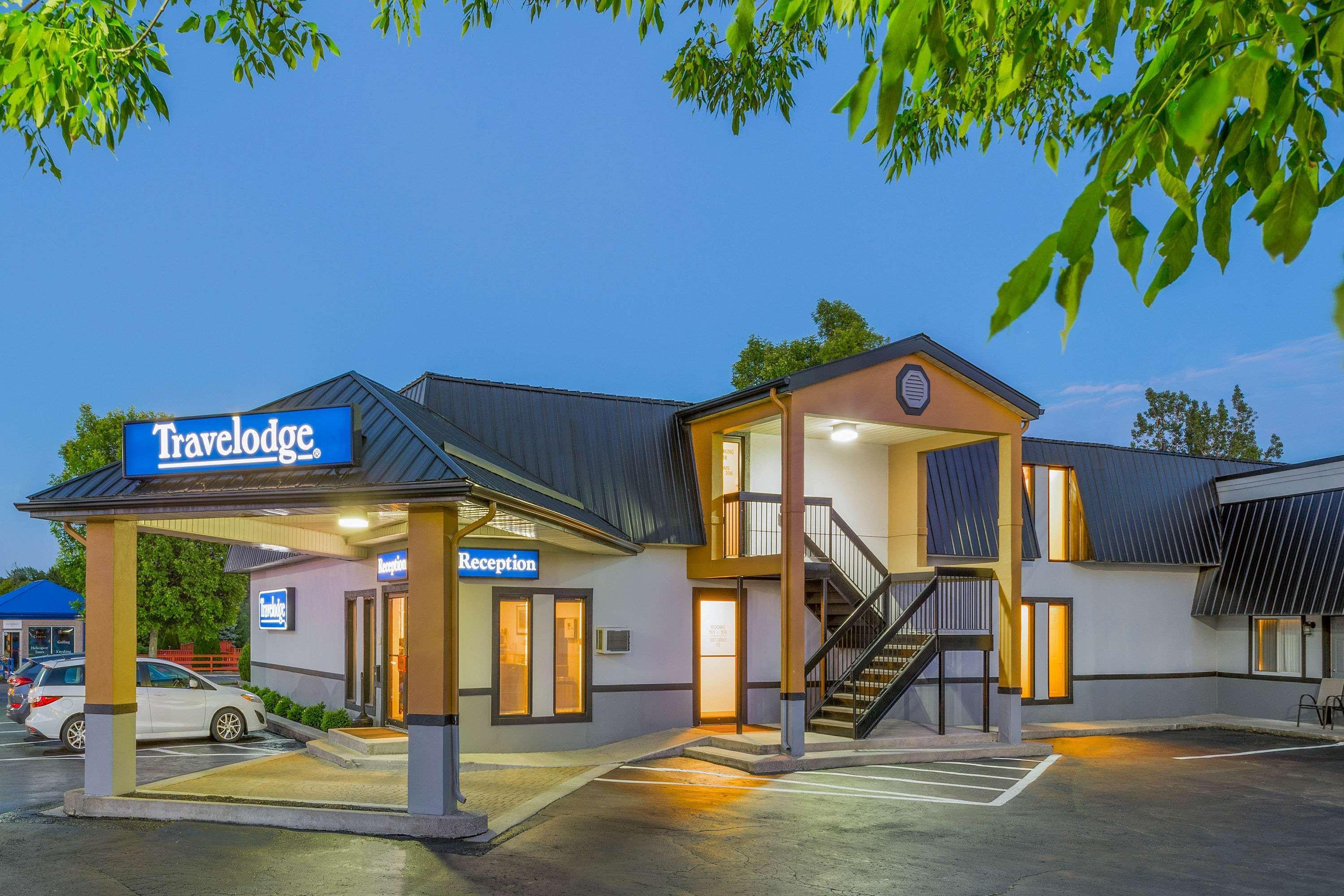 Travelodge By Wyndham Gananoque Bagian luar foto