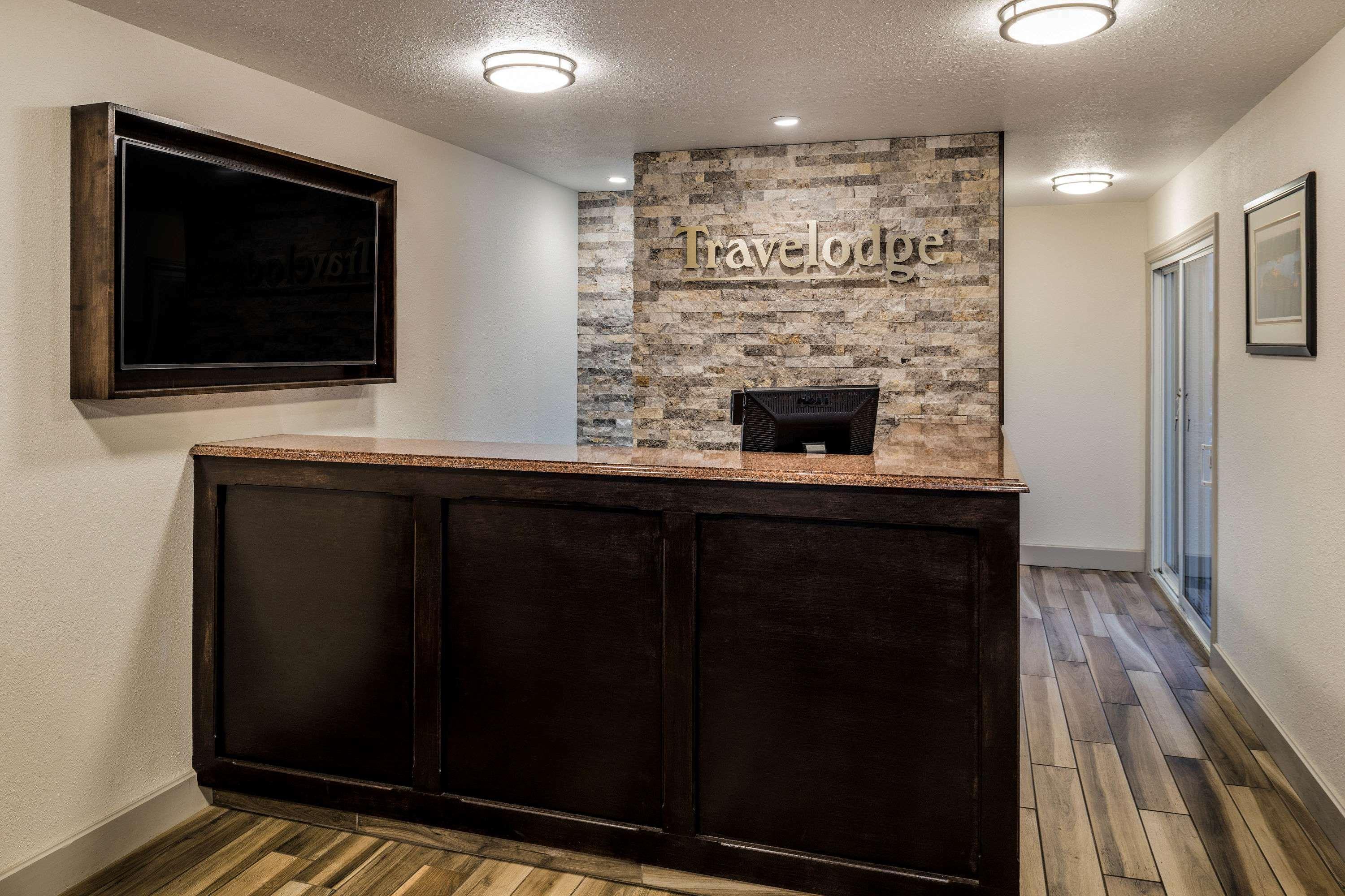 Travelodge By Wyndham Gananoque Bagian luar foto