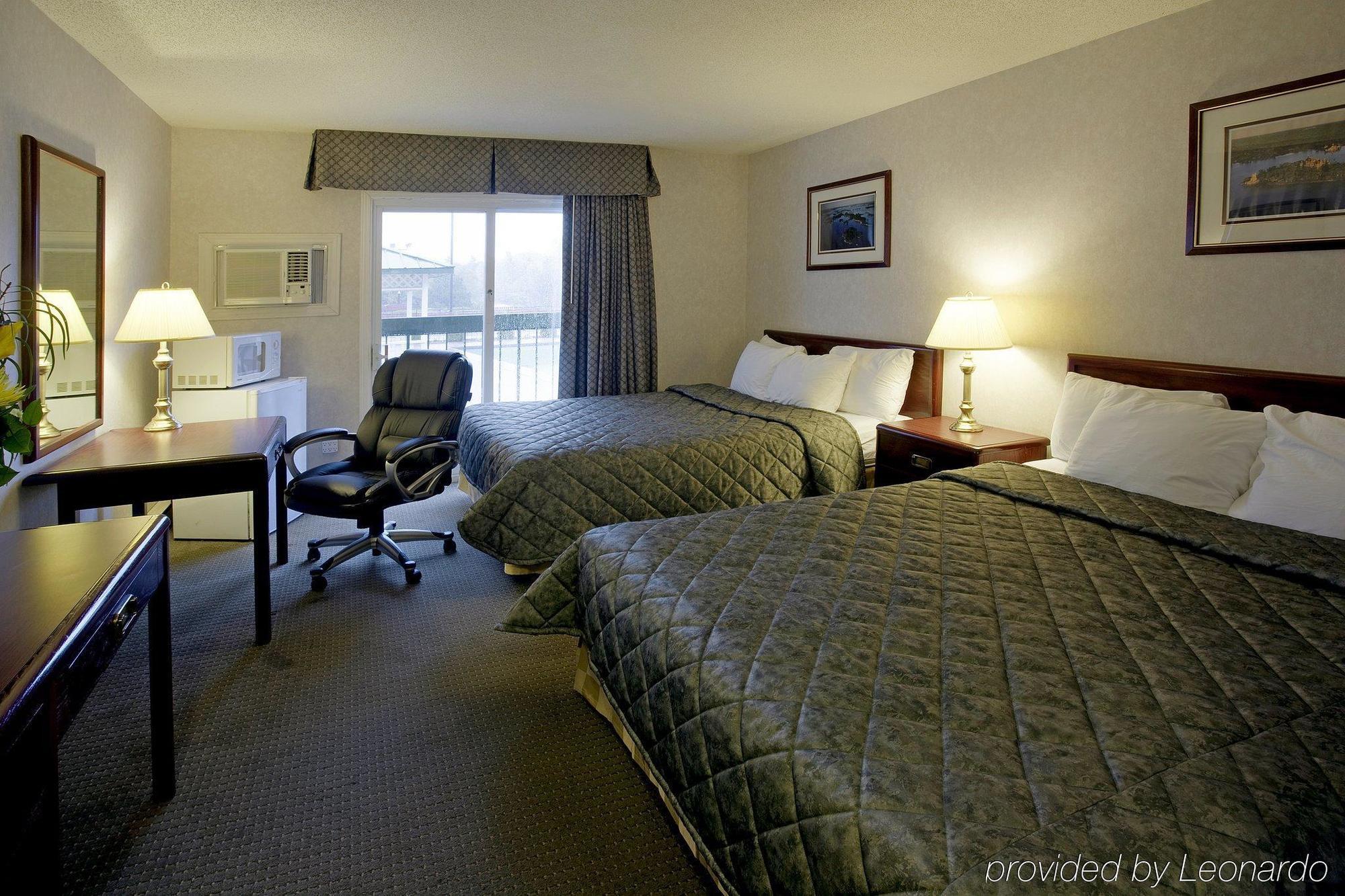 Travelodge By Wyndham Gananoque Ruang foto