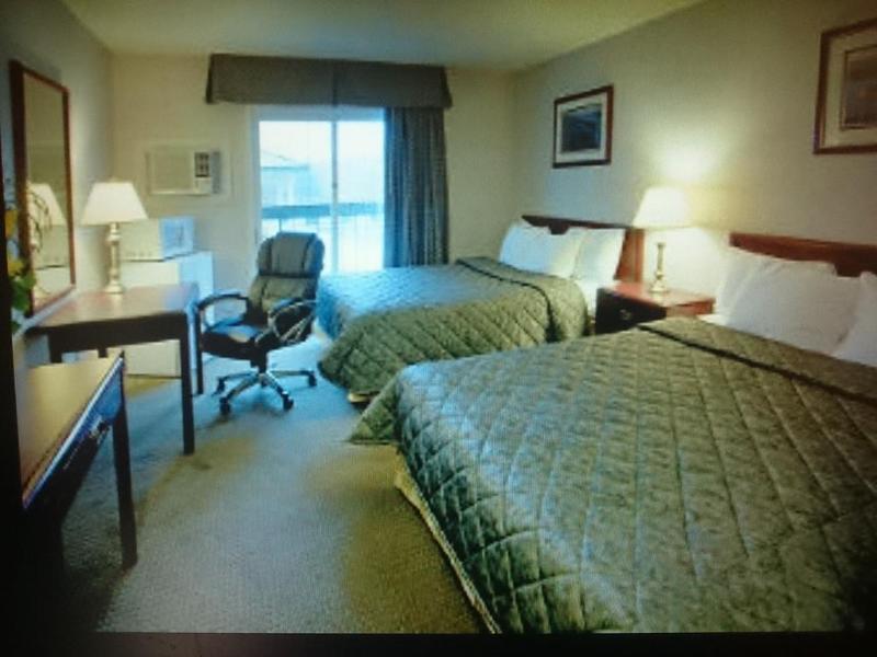 Travelodge By Wyndham Gananoque Bagian luar foto